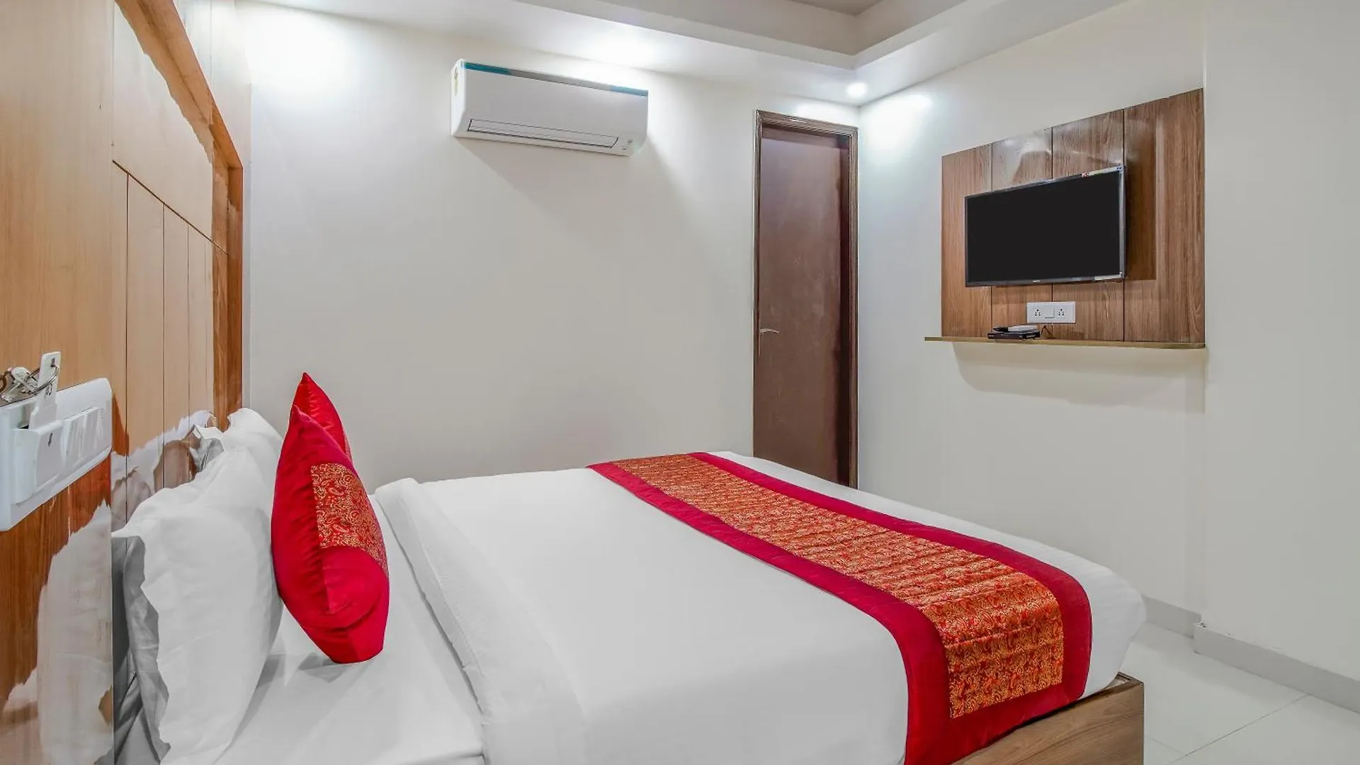 *** Bed & Breakfast Airport Hotel Mayank Residency New Delhi India